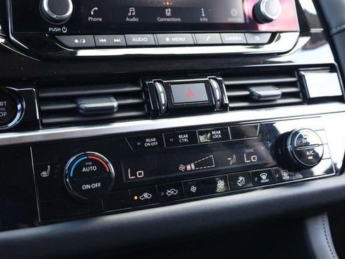 Certified 2025 Nissan Pathfinder SV FWD image 15