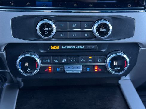 Used 2022 Ford F250 Lariat w/ Lariat Ultimate Package image 34