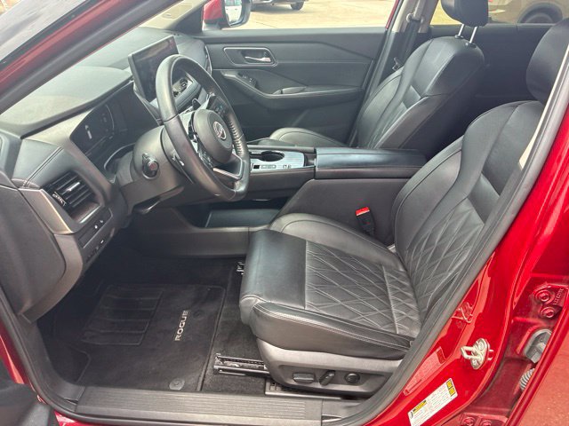 Used 2024 Nissan Rogue Platinum w/ Platinum Premium Package FWD image 18