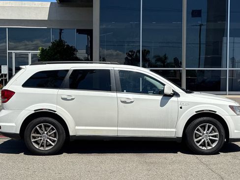 Used 2015 Dodge Journey SXT w/ Flexible Seating Group FWD image 4