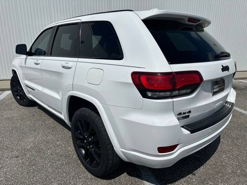 Used 2018 Jeep Grand Cherokee Altitude AWD/4WD image 5