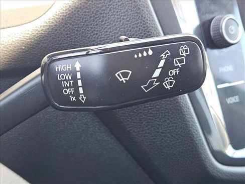 Used 2024 Volkswagen Tiguan SE AWD/4WD image 16