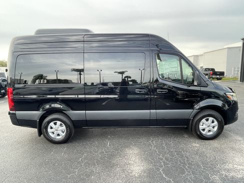 New 2026 Mercedes-Benz Sprinter 2500 image 3