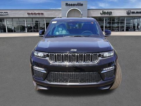 New 2025 Jeep Grand Cherokee Limited w/ Trailer Tow Package AWD/4WD image 8