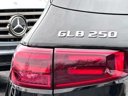 New 2026 Mercedes-Benz GLB 250 4MATIC image 10