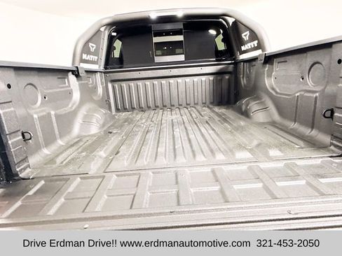 Used 2024 Nissan Titan SV w/ SV Bronze Edition Package image 34