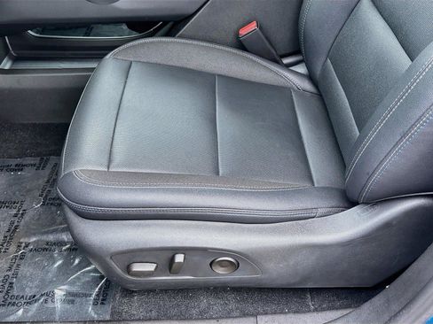 Used 2025 Chevrolet Equinox EV LT w/ Convenience Package FWD image 19