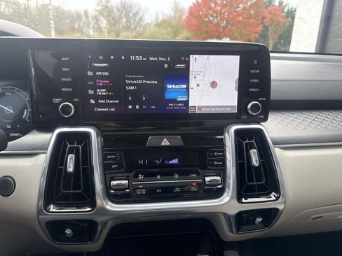 Used 2023 Kia Sorento SX Prestige image 25