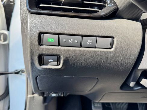 Used 2023 Nissan Sentra SV w/ All-Weather Package FWD image 22