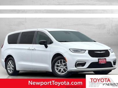 Used 2024 Chrysler Pacifica Touring-L