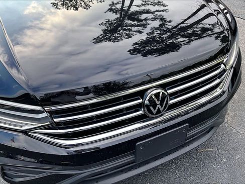 Used 2023 Volkswagen Tiguan SE image 29