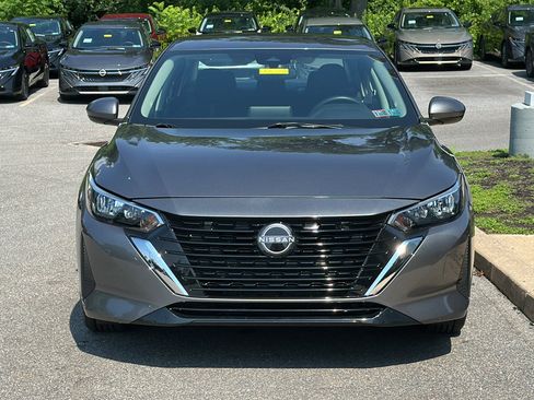 Used 2024 Nissan Sentra SV FWD image 3
