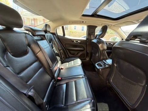 Used 2021 Volvo S60 T6 Momentum w/ Protection Package Premier AWD/4WD image 27