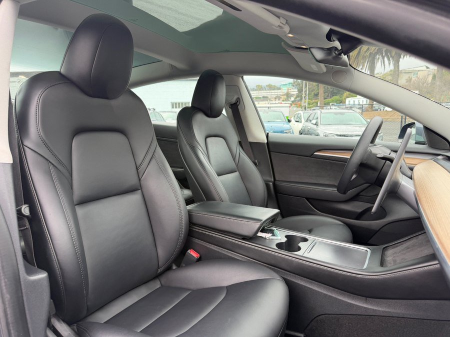 Used 2023 Tesla Model 3 Standard Range RWD image 31