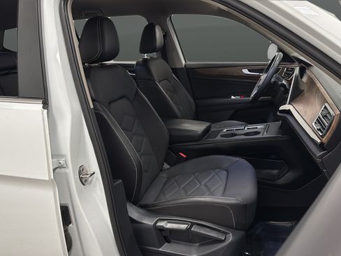 Used 2024 Volkswagen Atlas SE AWD/4WD image 23