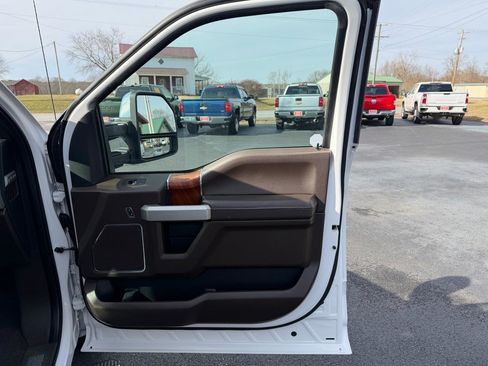 Used 2015 Ford F150 King Ranch image 27