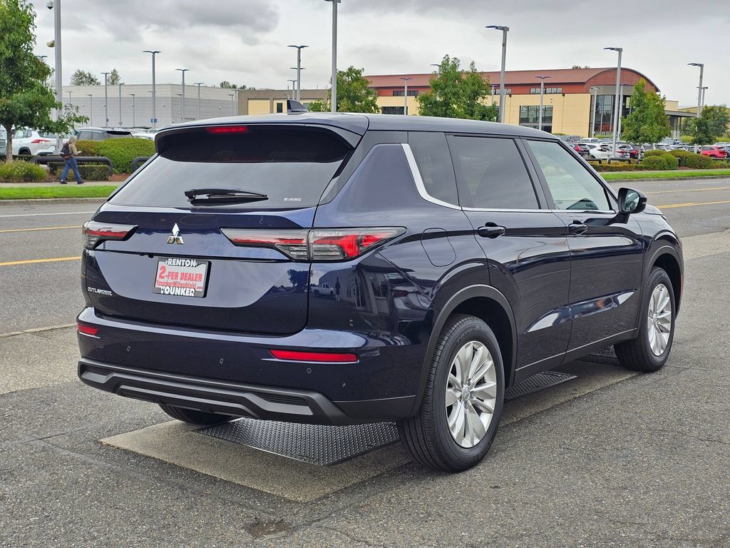 New 2026 Mitsubishi Outlander ES AWD/4WD image 5