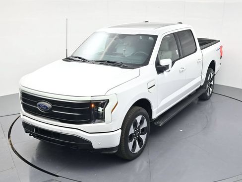 Used 2023 Ford F150 Lightning Platinum AWD/4WD image 34