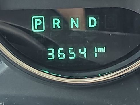 Used 2018 Jeep Wrangler Sahara AWD/4WD image 21