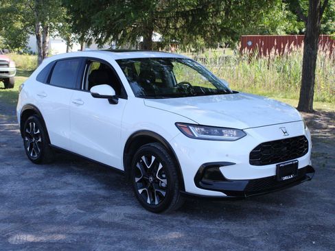 Used 2026 Honda HR-V EX-L image 3