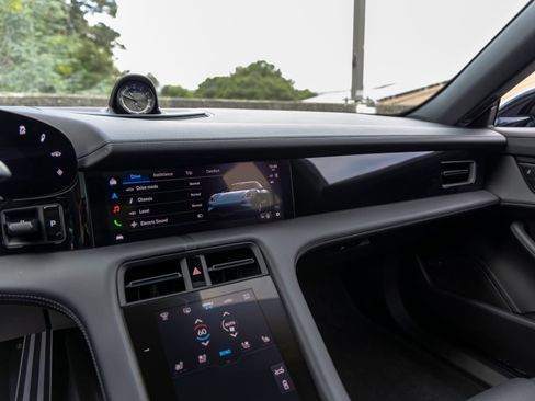 New 2026 Porsche Taycan 4S AWD/4WD image 35