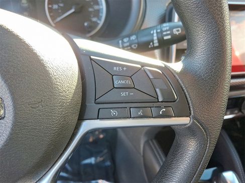 Used 2020 Nissan Kicks SV image 21