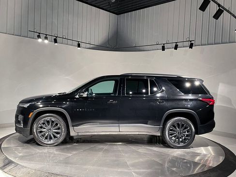 Used 2023 Chevrolet Traverse RS image 16