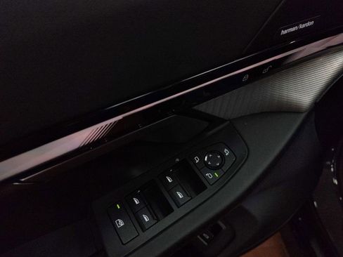 Used 2025 BMW i5 xDrive40 w/ M Sport Package image 11