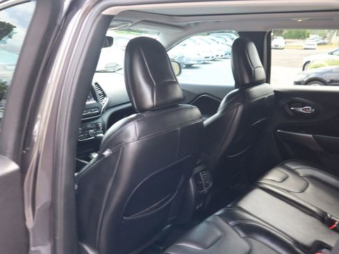 Used 2021 Jeep Cherokee Latitude Lux w/ Sun & Sound Group FWD image 12