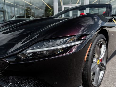 Used 2024 Ferrari Roma Spider RWD image 23
