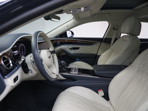 Certified 2020 Bentley Flying Spur W12 image 16