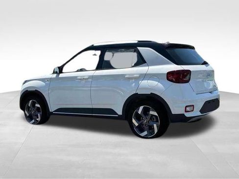 New 2025 Hyundai Venue Limited image 28