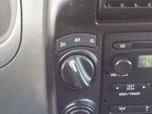 Used 2010 Ford Ranger XLT image 18