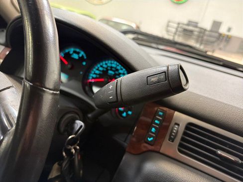 Used 2010 Chevrolet Silverado 2500 LTZ w/ Convenience Package image 32