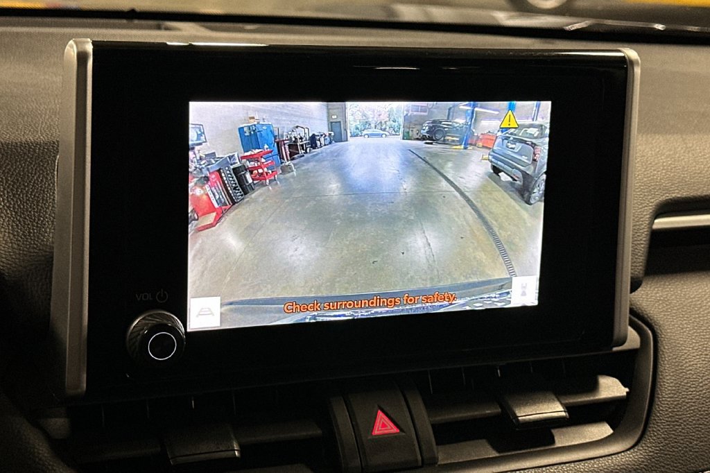 Used 2025 Toyota RAV4 XLE AWD/4WD image 22