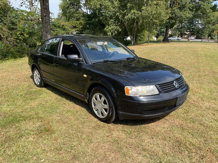 Used 1999 Volkswagen Passat GLS FWD image 1