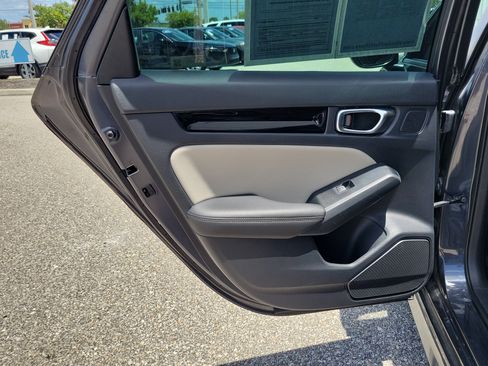 Used 2022 Honda Civic Touring image 14