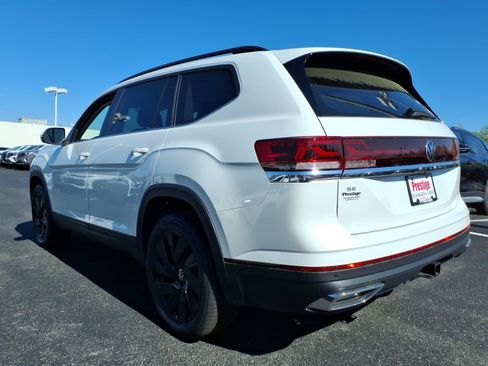 New 2026 Volkswagen Atlas SE FWD image 3