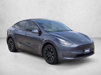 Used 2023 Tesla Model Y Long Range AWD/4WD video 3