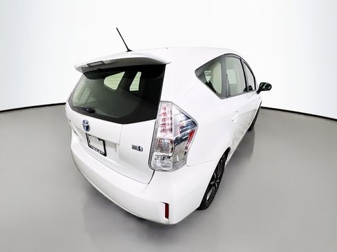 Used 2013 Toyota Prius V Five image 4
