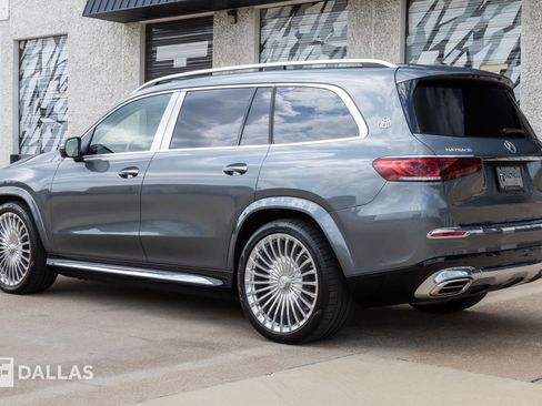 Used 2023 Mercedes-Benz Maybach GLS 600 4MATIC image 8