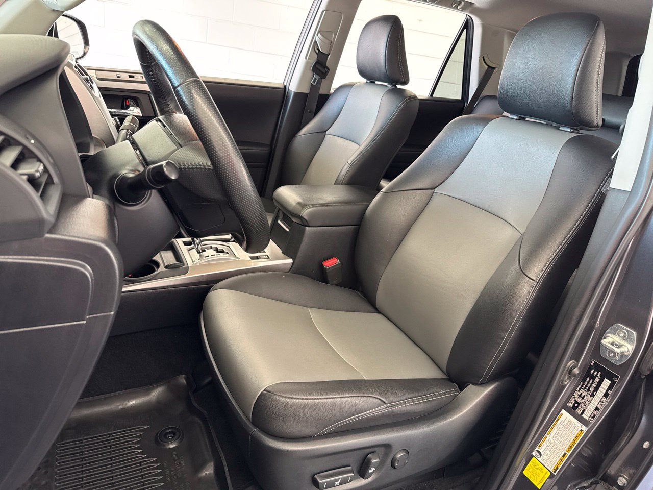 Used 2023 Toyota 4Runner SR5 Premium w/ Moonroof Package AWD/4WD image 15