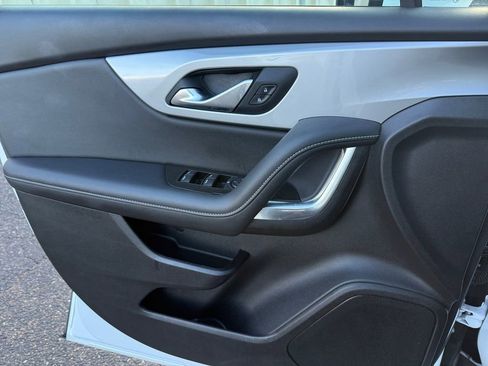 Used 2025 Chevrolet Blazer LT image 17