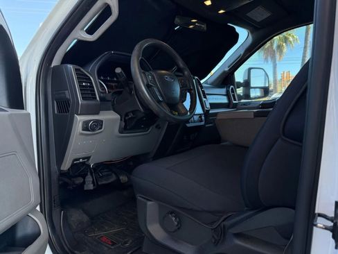 Used 2019 Ford F250 XLT image 38