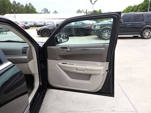 Used 2008 Chrysler 300 Touring RWD image 27