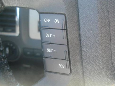 Used 2010 Mercury Mariner 4WD image 24