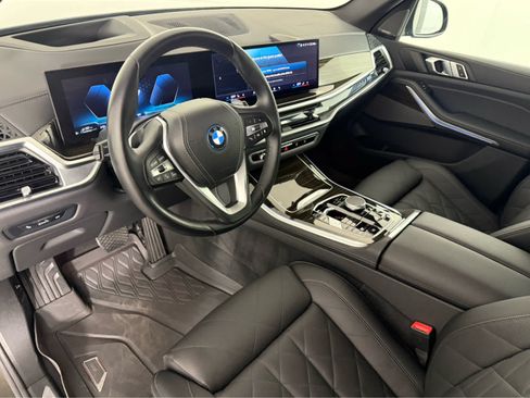 Used 2025 BMW X5 xDrive50e w/ Premium Package AWD/4WD image 10