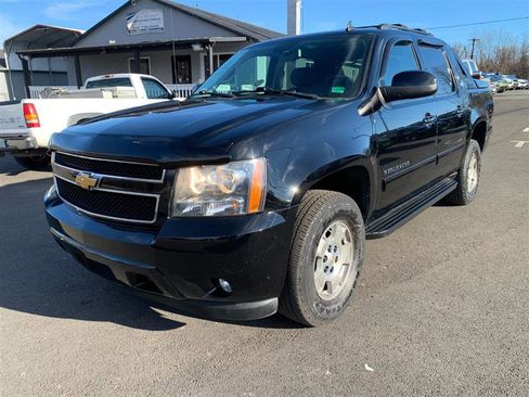 Used 2013 Chevrolet Avalanche LS image 13
