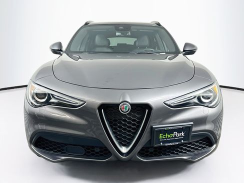 Used 2023 Alfa Romeo Stelvio Ti AWD/4WD image 2