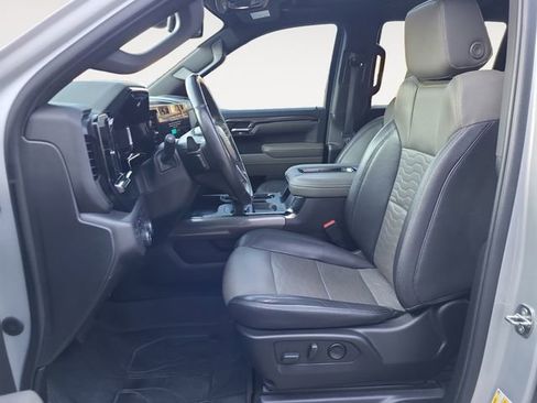 Used 2022 Chevrolet Silverado 1500 ZR2 image 11